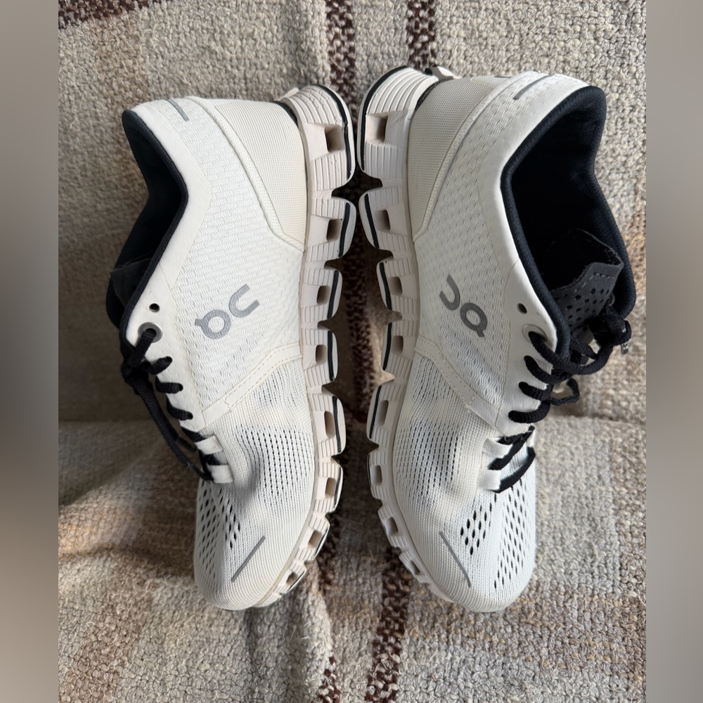 ON Cloud X White and Black Running Shoes - Picture 9 of 10